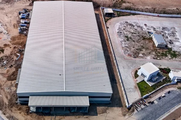 Pre-engineered building