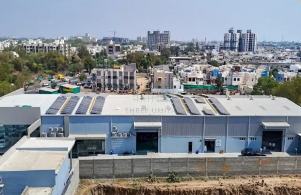 Steel frame construction for commercial building